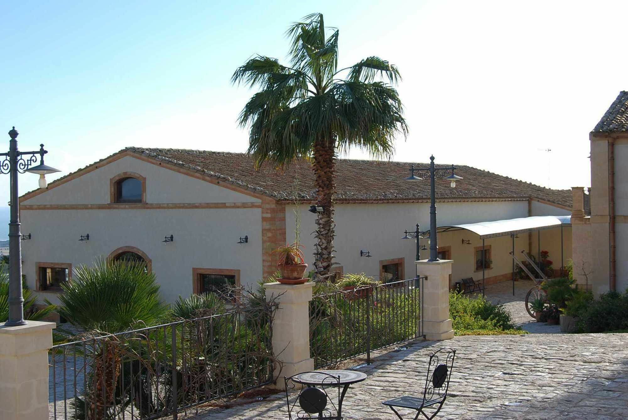 Silva Suri Guest House Marina di Ragusa Exterior foto